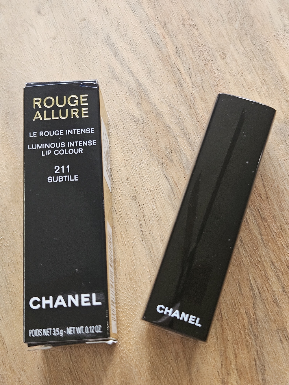 CHANEL Rouge Allure Le Rouge Intense 211 Subtile - Black & Gold Packaging